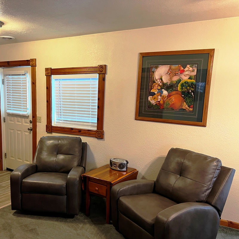 Suite 2 Sitting Area